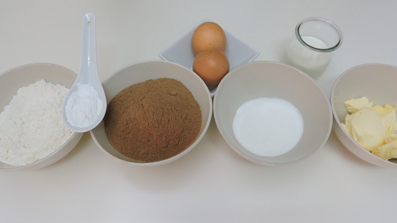 Ingredientes para el bizcocho de Nesquik