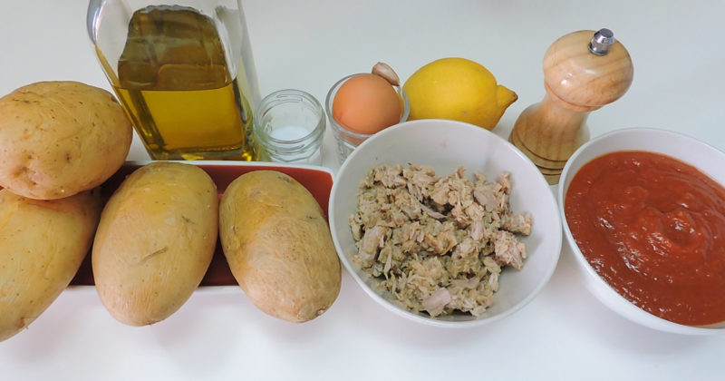 Ingredientes para el pastel de patata y atún