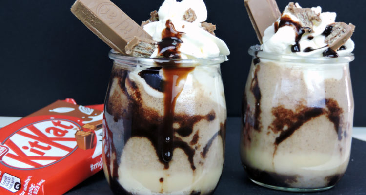 Batido de KitKat (receta fácil con Kit Kat) Batido de KitKat (receta fácil con Kit Kat)