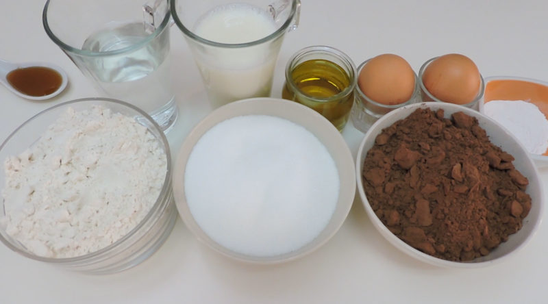 Ingredientes para el bizcocho de chocolate
