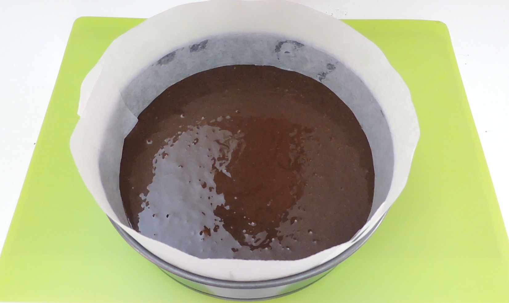 Bizcocho de chocolate (húmedo y esponjoso) Bizcocho de chocolate (húmedo y esponjoso)