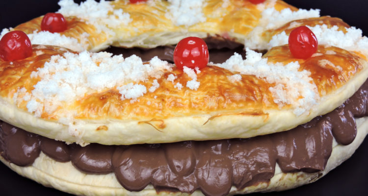 Roscón de hojaldre con chocolate Roscón de hojaldre con chocolate