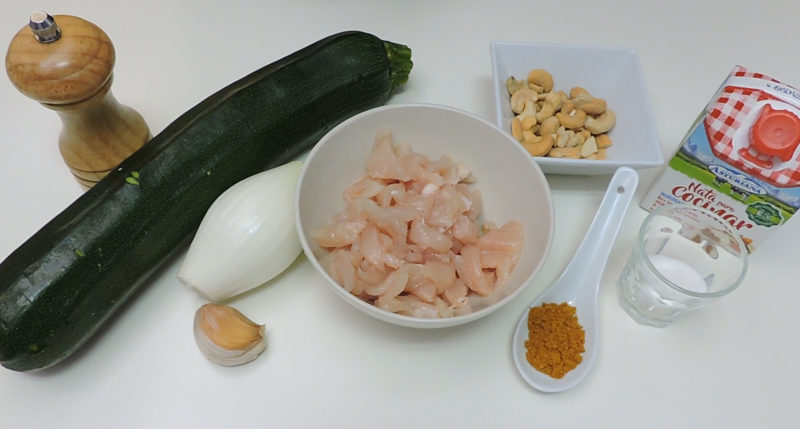 Ingredientes para los canelones de calabacín rellenos de pollo al curry