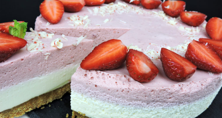 Tarta de chocolate blanco y fresas Tarta de chocolate blanco y fresas