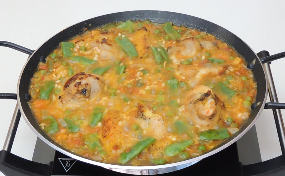 Paella de pollo