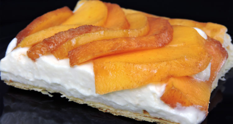 Tarta de hojaldre y melocotón Tarta de hojaldre y melocotón