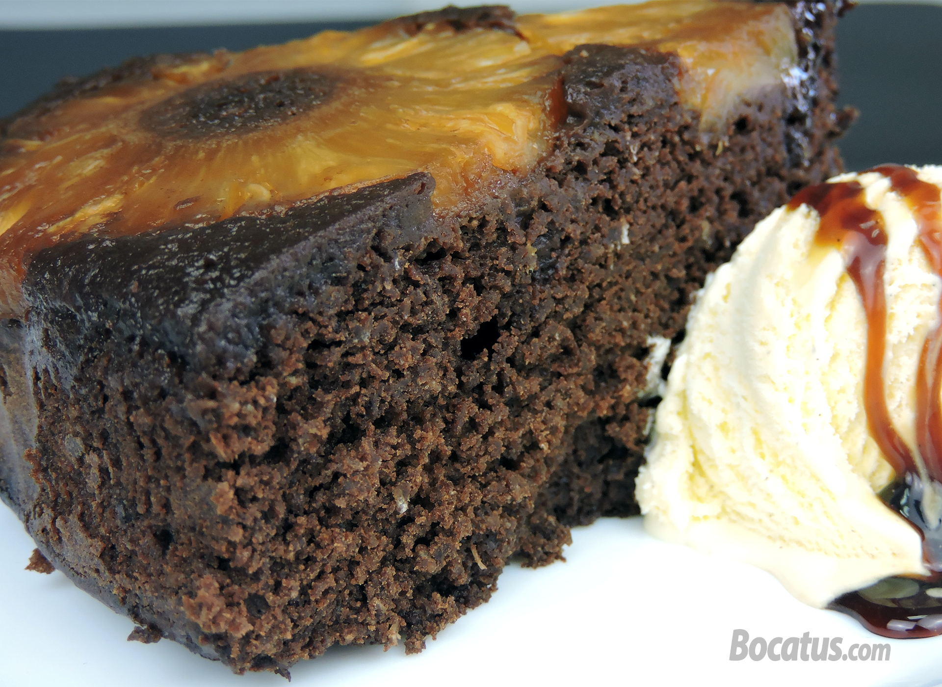 Pastel de chocolate y piña – Bocatus