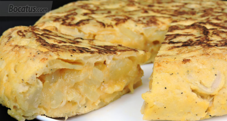 Receta de Tortilla de Patatas en el Microondas (fácil, rápida y baja en grasa) Receta de Tortilla de Patatas en el Microondas (fácil, rápida y baja en grasa)