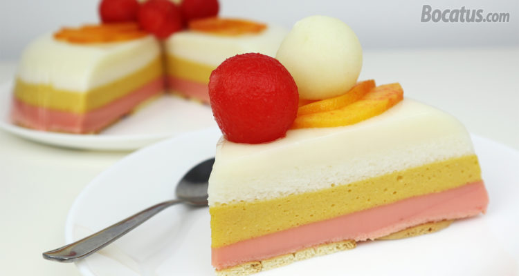 Pastel de frutas en gelatina Pastel de frutas en gelatina