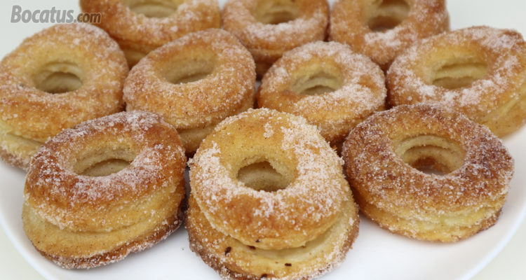 Rosquillas de Hojaldre (muy ricas y fáciles de preparar) Rosquillas de Hojaldre (muy ricas y fáciles de preparar)