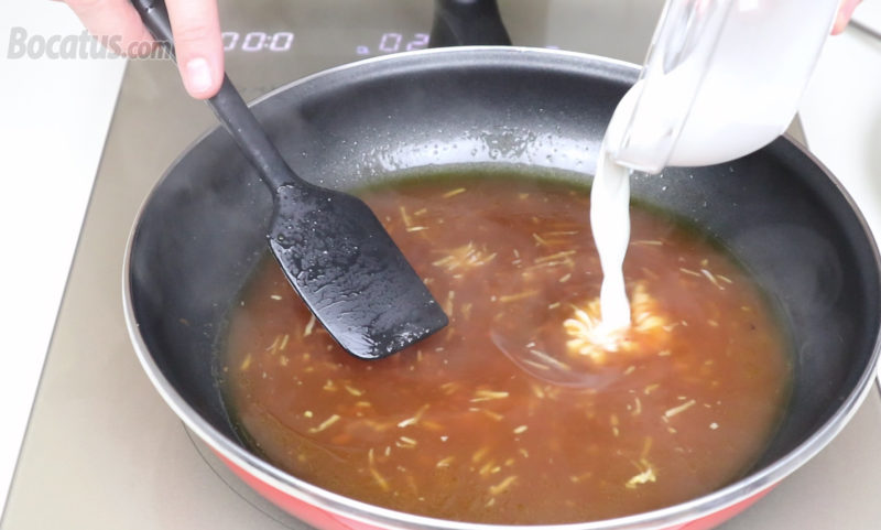 Preparando la salsa agridulce