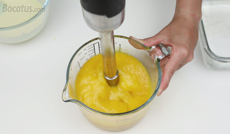 Preparando el puré de mango
