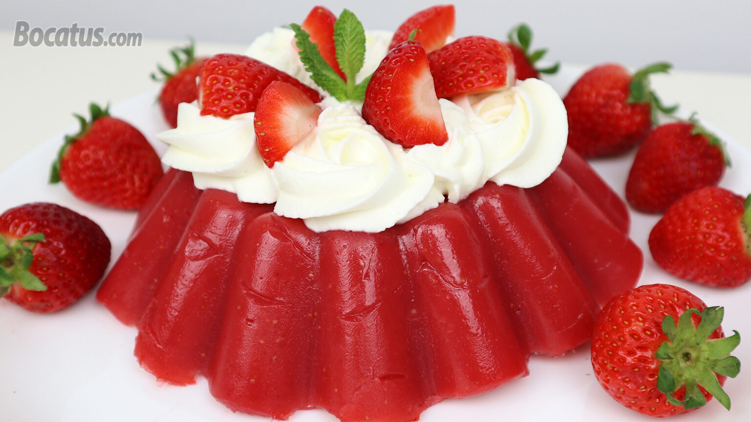 Flan de Fresa ¡con solo 3 ingredientes! (sin horno, sin huevos y sin gelatina)