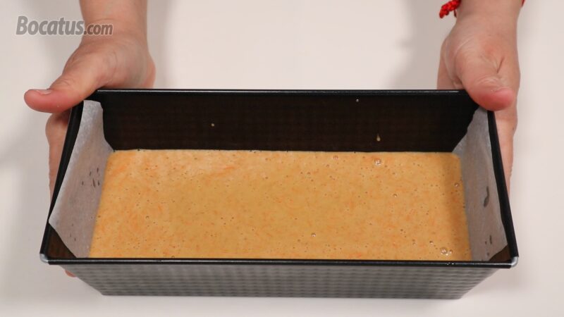 Bizcocho de zanahoria listo para hornear Bizcocho de zanahoria listo para hornear