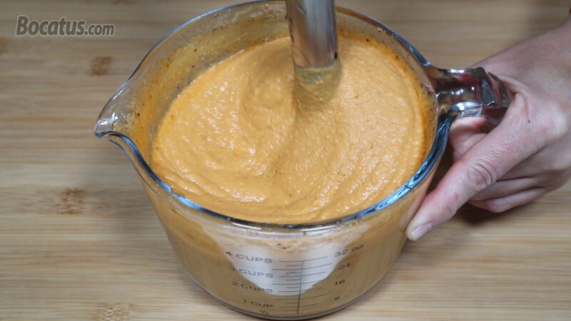 Preparando el hummus de garbanzos con boniato Preparando el hummus de garbanzos con boniato