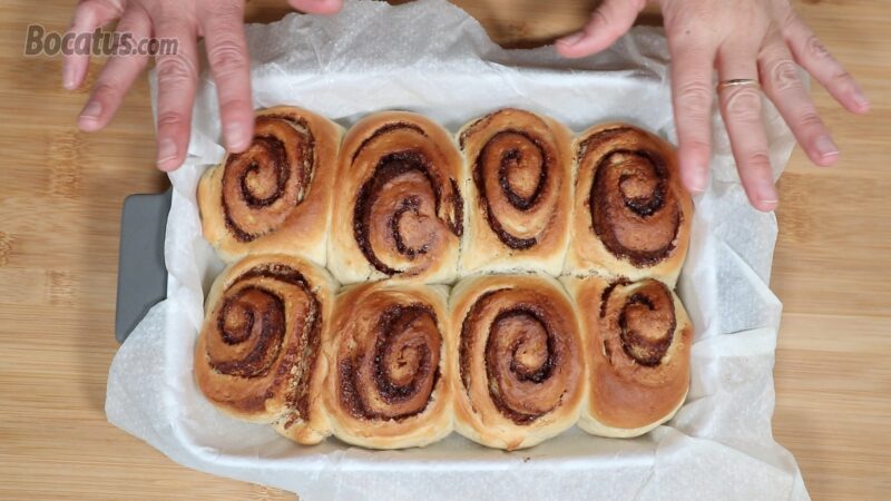 Rollos de canela recién horneados Rollos de canela recién horneados