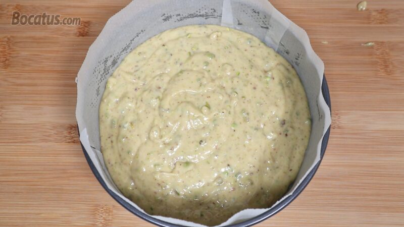 Bizcocho de pistacho listo para hornear Bizcocho de pistacho listo para hornear