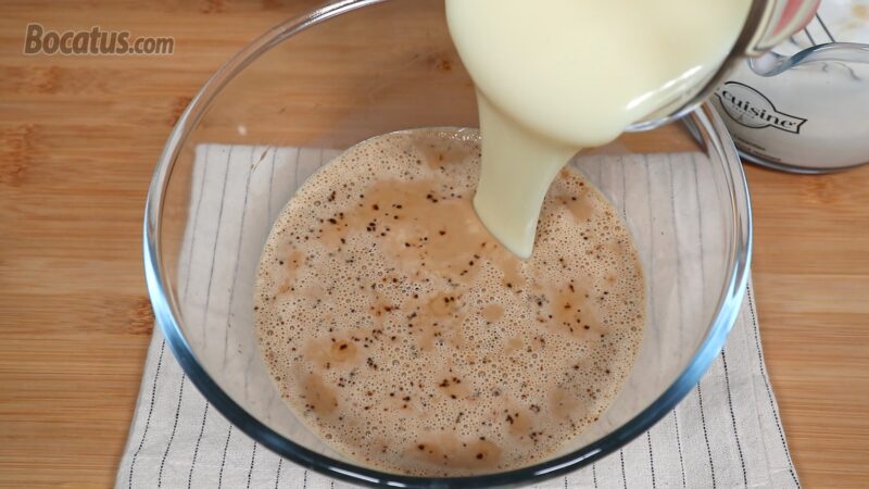 Preparando la mezcla del flan Preparando la mezcla del flan