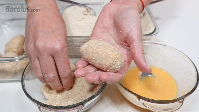 Formando las croquetas Formando las croquetas