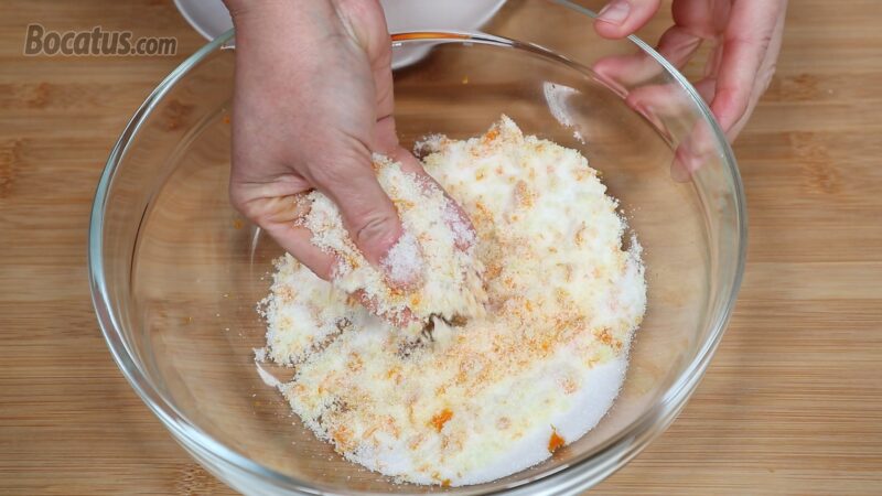 Aromatizando el azúcar con la ralladura de naranja